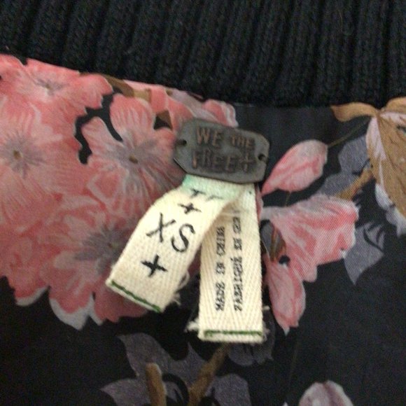 Free People Woman's Puffer Coat - Picture 8 of 8